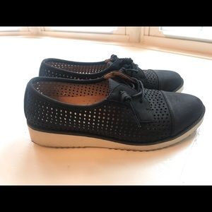 Natural Soul Vivian walking shoe